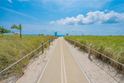 Copropriété à louer à Bal Harbour, Floride: 3 chambres, 184.5 m2 № 1989947 - photo 7