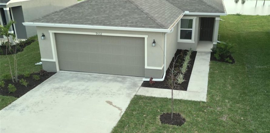 House in Parrish, Florida 3 bedrooms, 125.05 sq.m. № 2354645