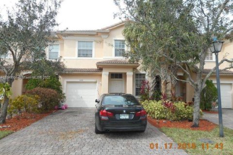 Adosado en venta en Miramar, Florida, 3 dormitorios, 142.14 m2 № 1878743 - foto 1