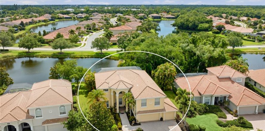 House in Sarasota, Florida 5 bedrooms, 357.4 sq.m. № 2152178