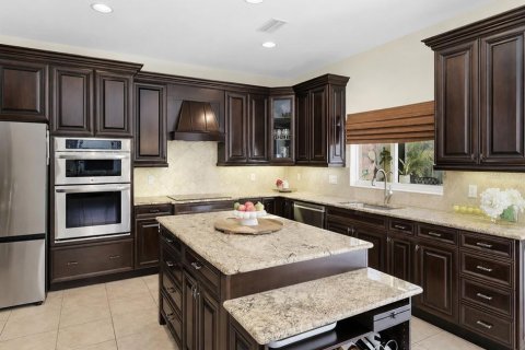 House in Sarasota, Florida 5 bedrooms, 357.4 sq.m. № 2152178 - photo 16