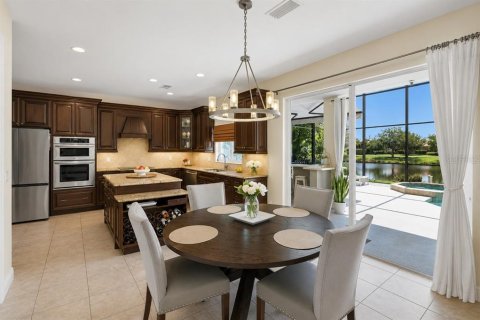 House in Sarasota, Florida 5 bedrooms, 357.4 sq.m. № 2152178 - photo 14