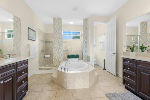 House in Sarasota, Florida 5 bedrooms, 357.4 sq.m. № 2152178 - photo 25
