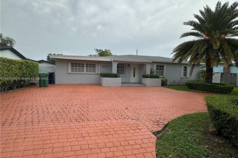 Купить виллу или дом в Майами, Флорида 4 спальни, 164.62м2, № 1762543 - фото 2