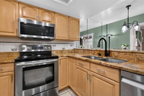 Touwnhouse à vendre à Largo, Floride: 3 chambres, 127.74 m2 № 2350002 - photo 6