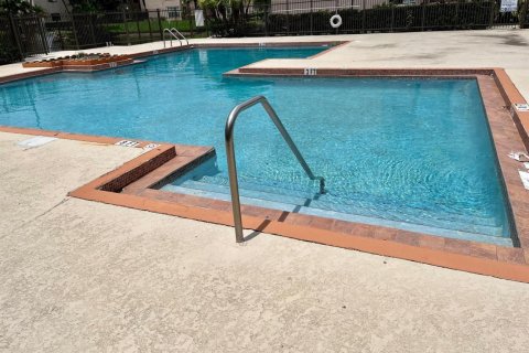 Copropriété à vendre à Davie, Floride: 2 chambres, 102.19 m2 № 2145977 - photo 15