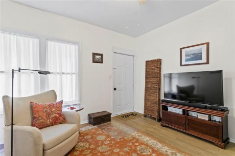 Commercial property in Saint Petersburg, Florida 3 bedrooms, 261.52 sq.m. № 1578746 - photo 27