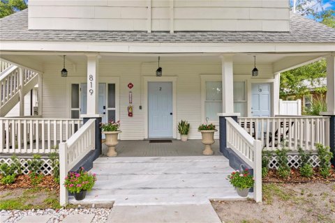 Commercial property in Saint Petersburg, Florida 3 bedrooms, 261.52 sq.m. № 1578746 - photo 7