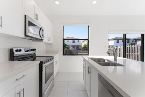 Casa en venta en Homestead, Florida, 3 dormitorios, 140.65 m2 № 1974588 - foto 13