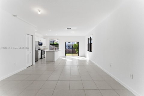 Casa en venta en Homestead, Florida, 3 dormitorios, 140.65 m2 № 1974588 - foto 4