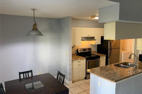 Condo in Orlando, Florida, 3 bedrooms  № 2111656 - photo 4