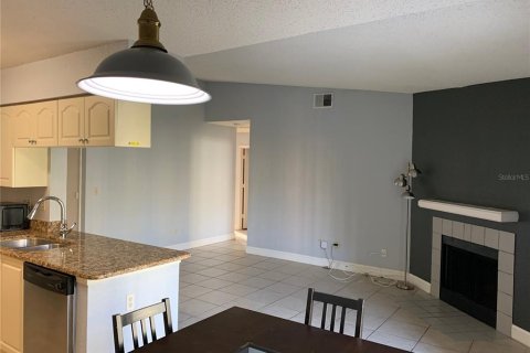 Condo in Orlando, Florida, 3 bedrooms  № 2111656 - photo 2