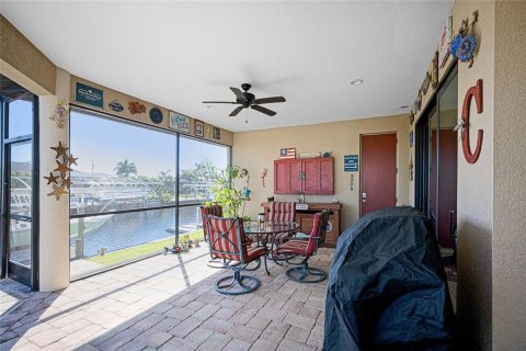 House in Punta Gorda, Florida 3 bedrooms, 187.76 sq.m. № 1565291 - photo 12