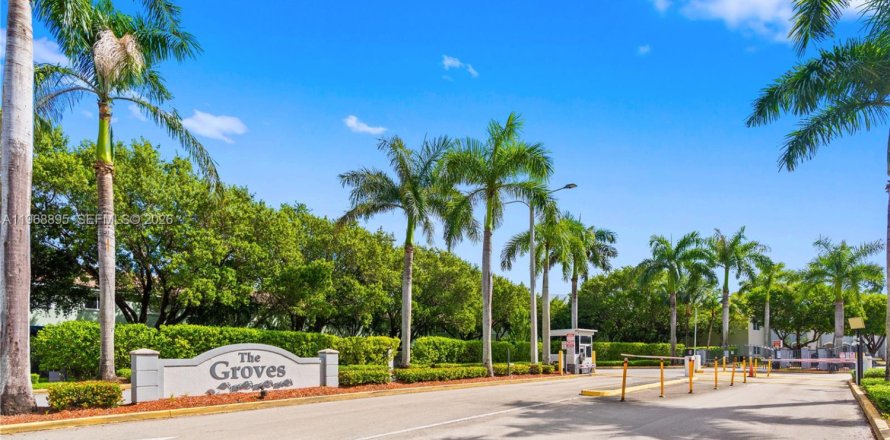 Condominio en Homestead, Florida, 2 dormitorios  № 2031808