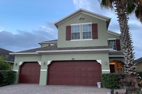 House in Orlando, Florida 5 bedrooms, 299.15 sq.m. № 1684877 - photo 1