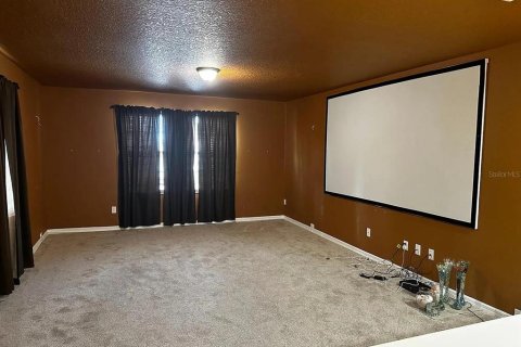House in Orlando, Florida 5 bedrooms, 299.15 sq.m. № 1684877 - photo 3