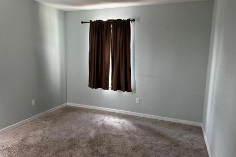 House in Orlando, Florida 5 bedrooms, 299.15 sq.m. № 1684877 - photo 8