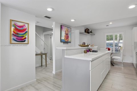 Купить таунхаус в Майами, Флорида 3 спальни, 156.08м2, № 1998080 - фото 28