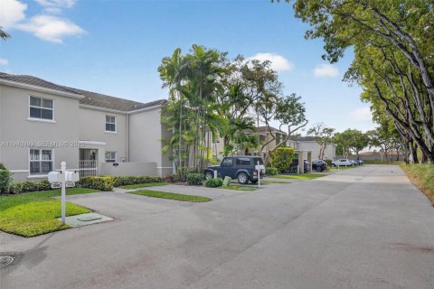 Купить таунхаус в Майами, Флорида 3 спальни, 156.08м2, № 1998080 - фото 2