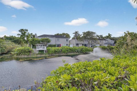 Купить таунхаус в Майами, Флорида 3 спальни, 156.08м2, № 1998080 - фото 16