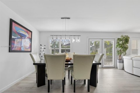 Купить таунхаус в Майами, Флорида 3 спальни, 156.08м2, № 1998080 - фото 25