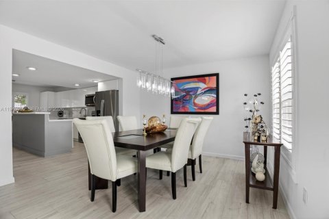 Купить таунхаус в Майами, Флорида 3 спальни, 156.08м2, № 1998080 - фото 23