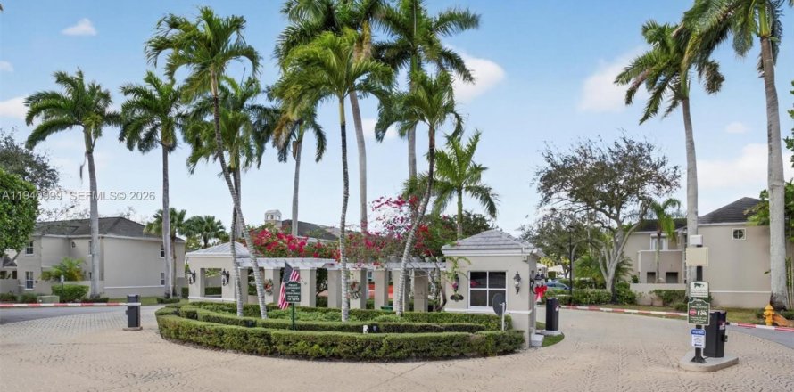 Таунхаус в Майами, Флорида 3 спальни, 156.08м2 № 1998080