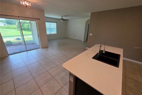 Villa ou maison à louer à Punta Gorda, Floride: 4 chambres, 169.83 m2 № 2386420 - photo 6