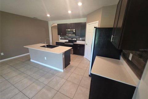 Villa ou maison à louer à Punta Gorda, Floride: 4 chambres, 169.83 m2 № 2386420 - photo 5