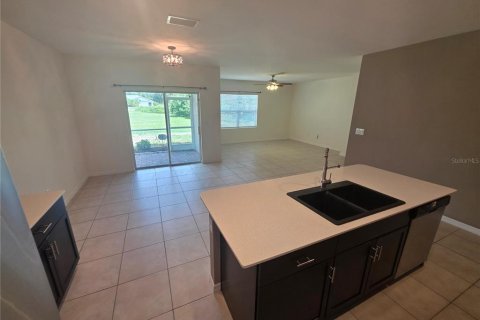 Villa ou maison à louer à Punta Gorda, Floride: 4 chambres, 169.83 m2 № 2386420 - photo 9