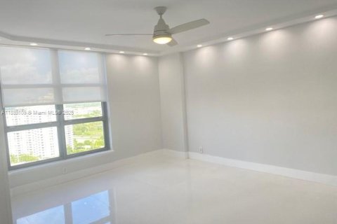 Снять в аренду кондоминиум в Авентура, Флорида 2 спальни, 101.36м2, № 1951924 - фото 6