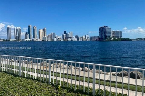 Снять в аренду кондоминиум в Авентура, Флорида 2 спальни, 101.36м2, № 1951924 - фото 20