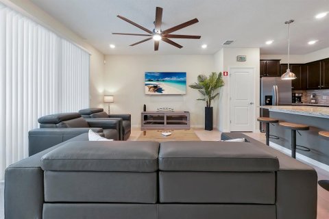 Townhouse in Davenport, Florida 5 bedrooms, 212.1 sq.m. № 1632402 - photo 5