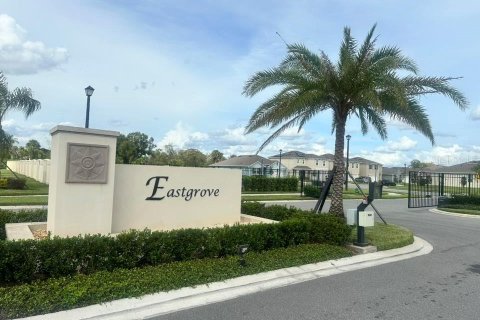 House in Sanford, Florida 4 bedrooms, 168.62 sq.m. № 2104955 - photo 11
