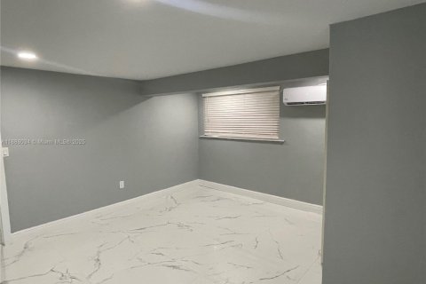 Appartement à louer à Miami, Floride: 1 chambre, 162.58 m2 № 1946894 - photo 6