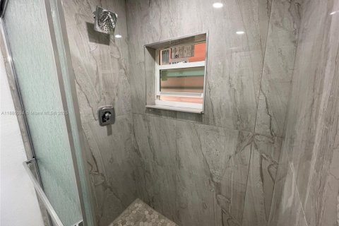 Appartement à louer à Miami, Floride: 1 chambre, 162.58 m2 № 1946894 - photo 14