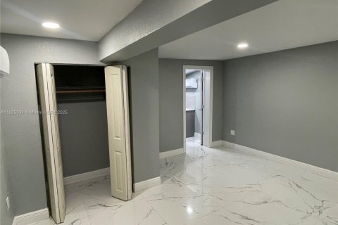 Appartement à louer à Miami, Floride: 1 chambre, 162.58 m2 № 1946894 - photo 5