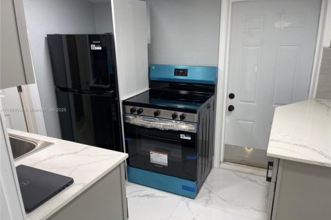 Appartement à louer à Miami, Floride: 1 chambre, 162.58 m2 № 1946894 - photo 7