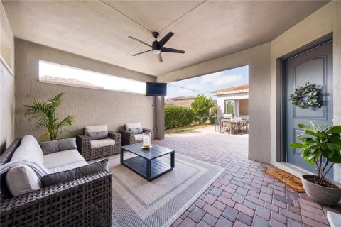Casa en venta en Orlando, Florida, 4 dormitorios, 351.54 m2 № 1899909 - foto 23