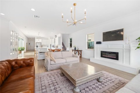 Casa en venta en Orlando, Florida, 4 dormitorios, 351.54 m2 № 1899909 - foto 11