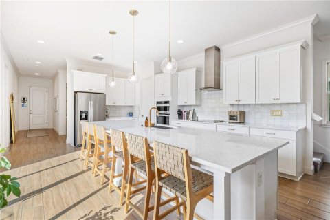 Casa en venta en Orlando, Florida, 4 dormitorios, 351.54 m2 № 1899909 - foto 5