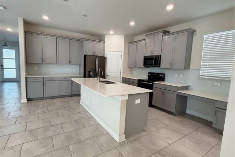 House in Winter Garden, Florida 5 bedrooms, 245.08 sq.m. № 2381090 - photo 12