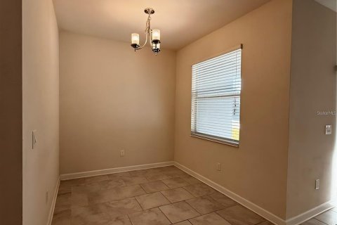 House in Winter Garden, Florida 5 bedrooms, 245.08 sq.m. № 2381090 - photo 14