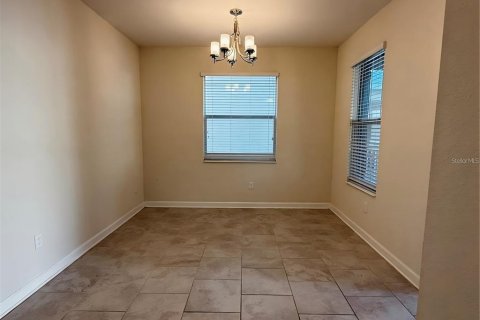 House in Winter Garden, Florida 5 bedrooms, 245.08 sq.m. № 2381090 - photo 9