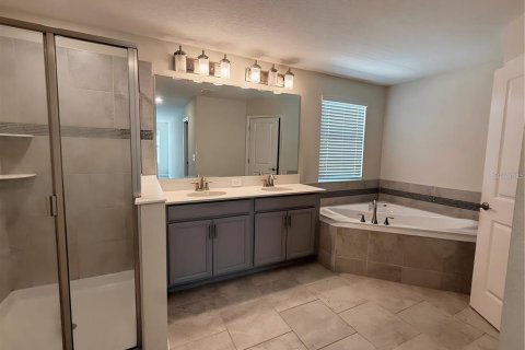 House in Winter Garden, Florida 5 bedrooms, 245.08 sq.m. № 2381090 - photo 20