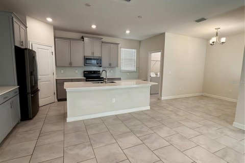 House in Winter Garden, Florida 5 bedrooms, 245.08 sq.m. № 2381090 - photo 11