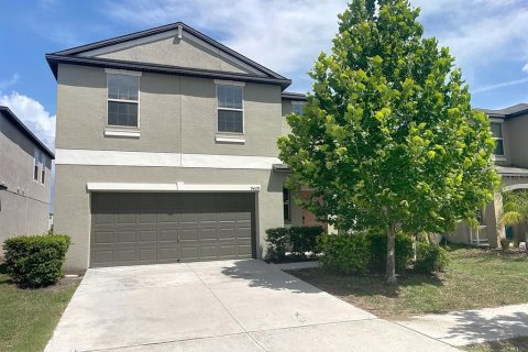 House in Sun City Center, Florida 4 bedrooms, 177.81 sq.m. № 1837930 - photo 1