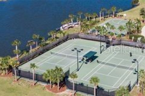 House in Sun City Center, Florida 4 bedrooms, 177.81 sq.m. № 1837930 - photo 8