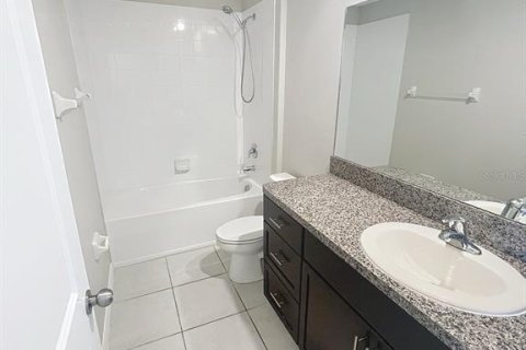 House in Sun City Center, Florida 4 bedrooms, 177.81 sq.m. № 1837930 - photo 23