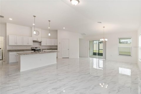 House in Davenport, Florida 3 bedrooms, 154.78 sq.m. № 1884022 - photo 4
